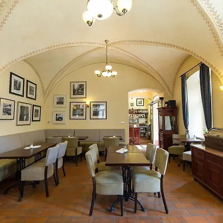 拉特朗酒店 Cesky Krumlov